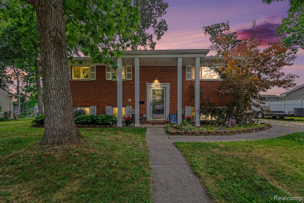 3923 Percy King Road