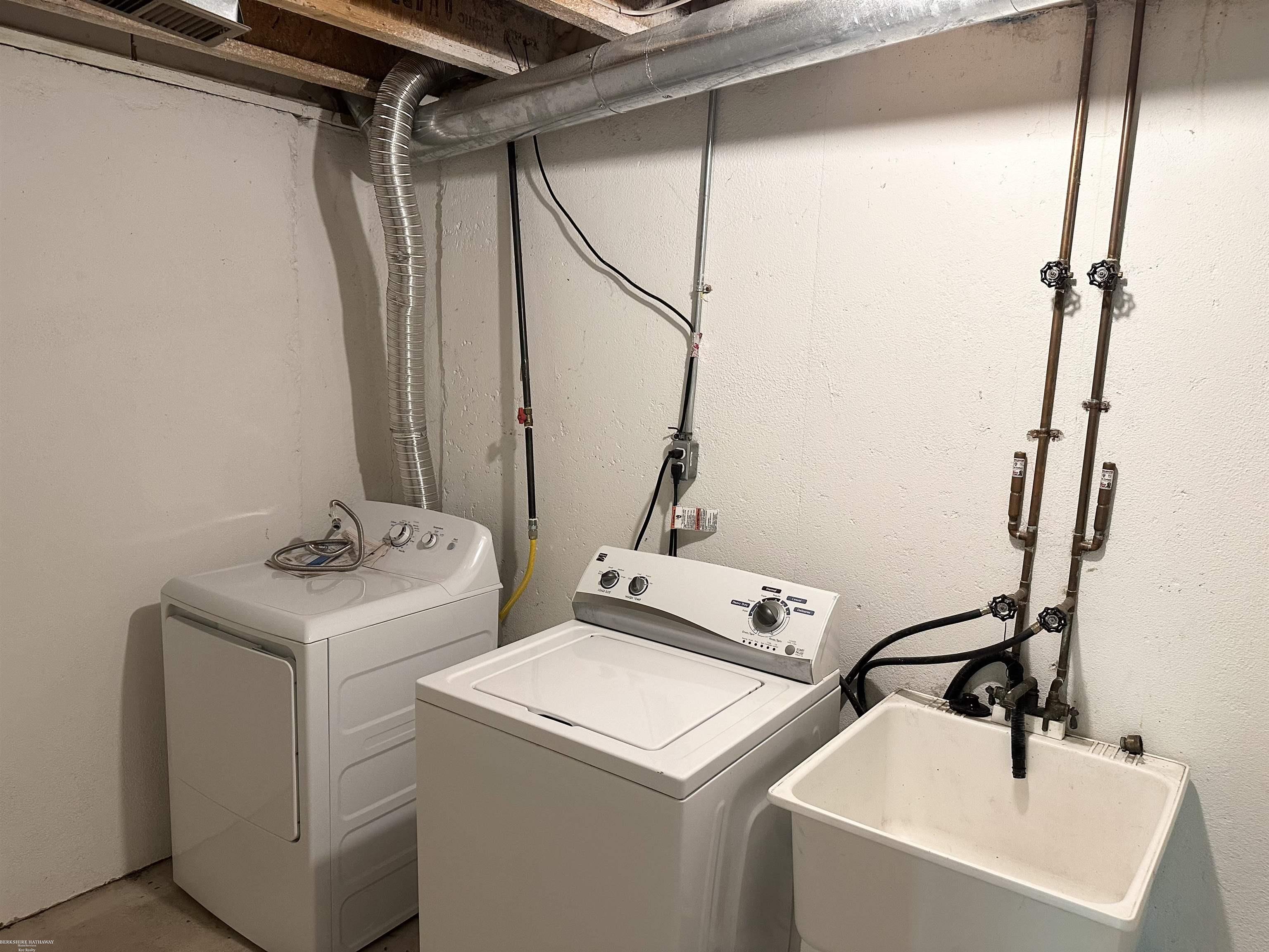 Shelby, Michigan 48317, United States, 3 Bedrooms Bedrooms, ,3 BathroomsBathrooms,Residential,Coming Soon,193217