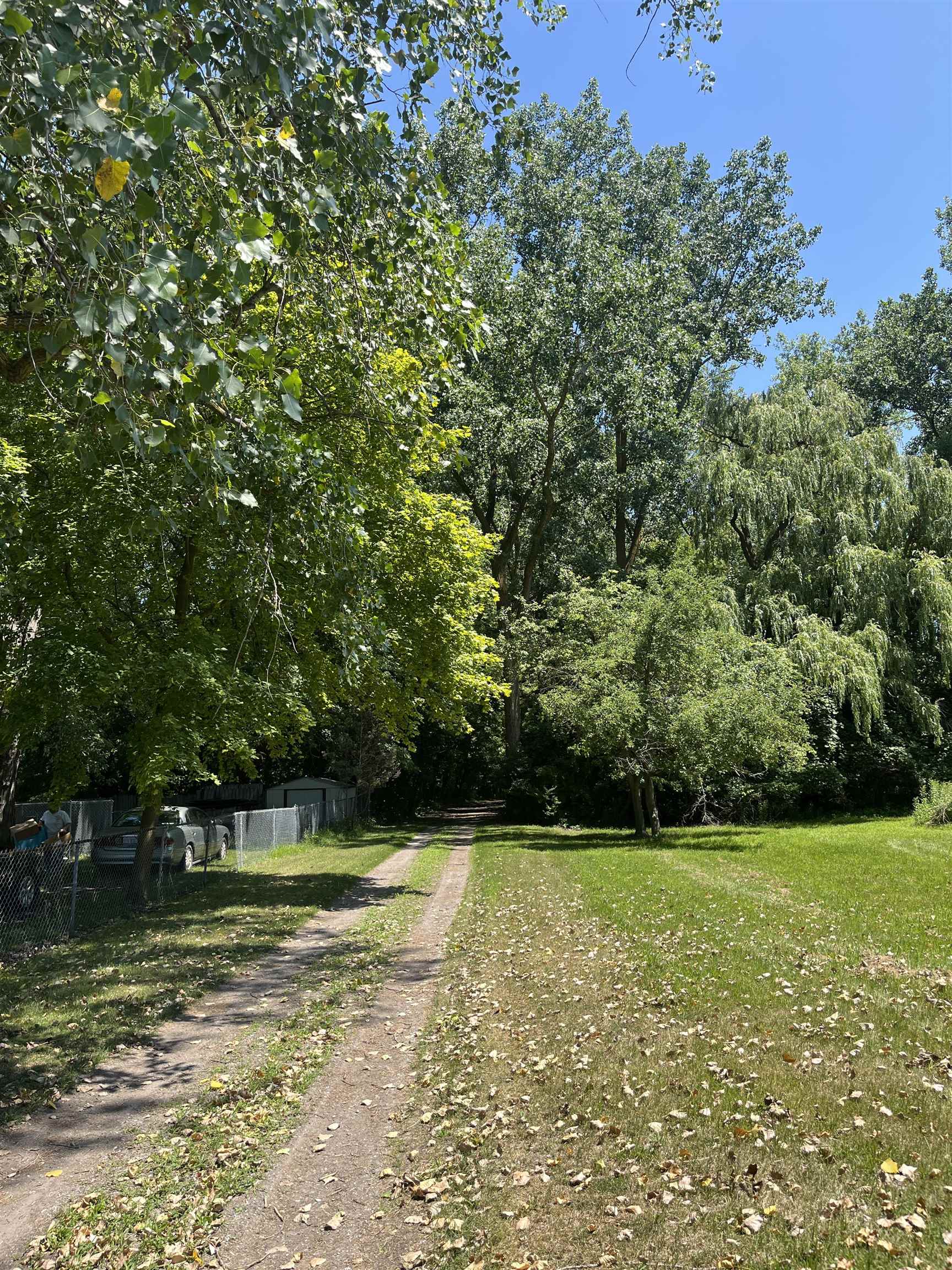 Bay City, Michigan 48706, United States, 2 Bedrooms Bedrooms, ,2 BathroomsBathrooms,Residential,Pending,192857