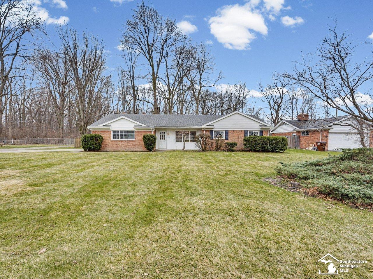 1593 Longfellow Drive