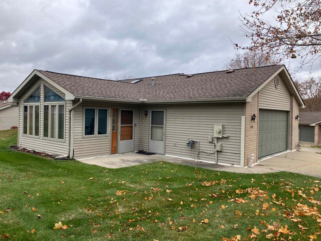 Photo of 608 Kemp Court, Gladwin, MI 48624 (MLS # 50194207)