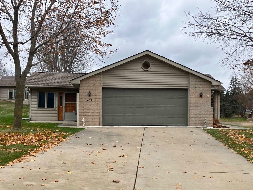 Photo of 608 Kemp Court, Gladwin, MI 48624 (MLS # 50194207)