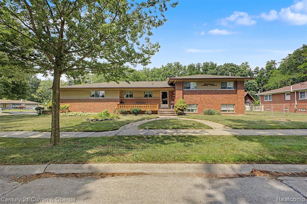 27110 Clairview Drive