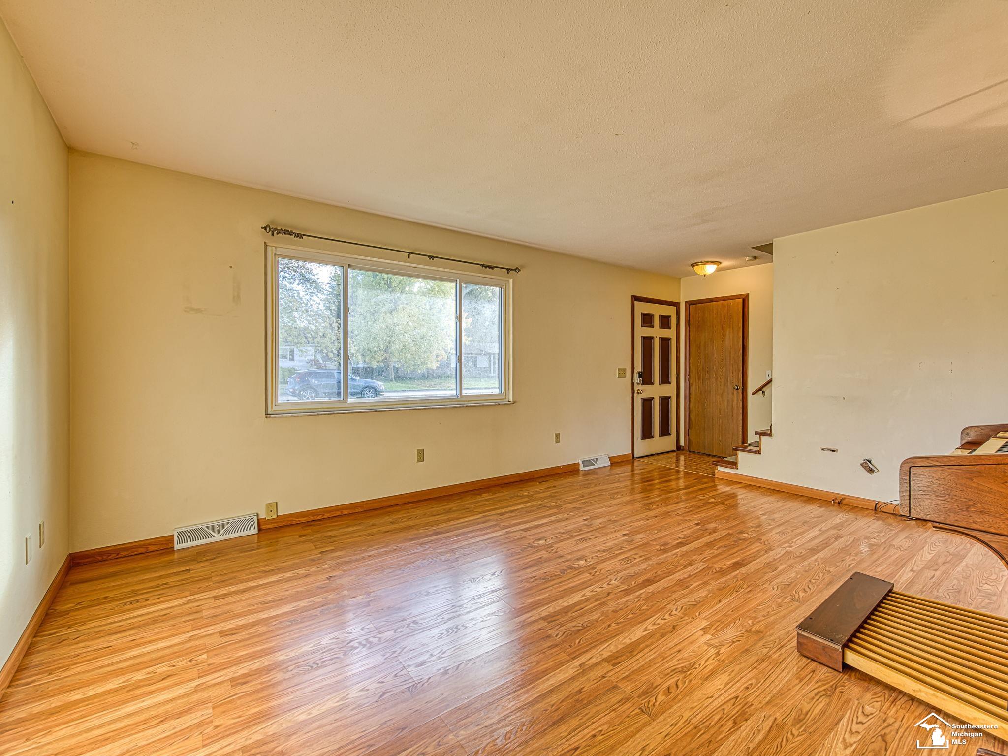 7191 Powlesland Avenue