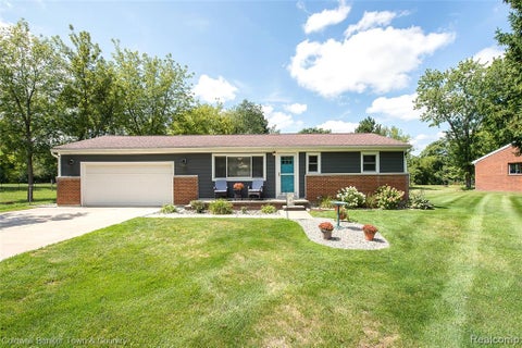 Photo of 1810 Gray Road, Howell, MI 48843 (MLS # 61037910)