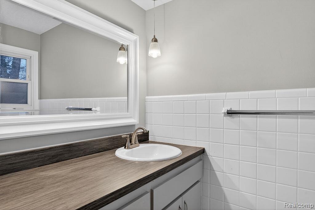 Rochester Hills, Michigan 48309, United States, 3 Bedrooms Bedrooms, ,3 BathroomsBathrooms,Residential,Active,255293