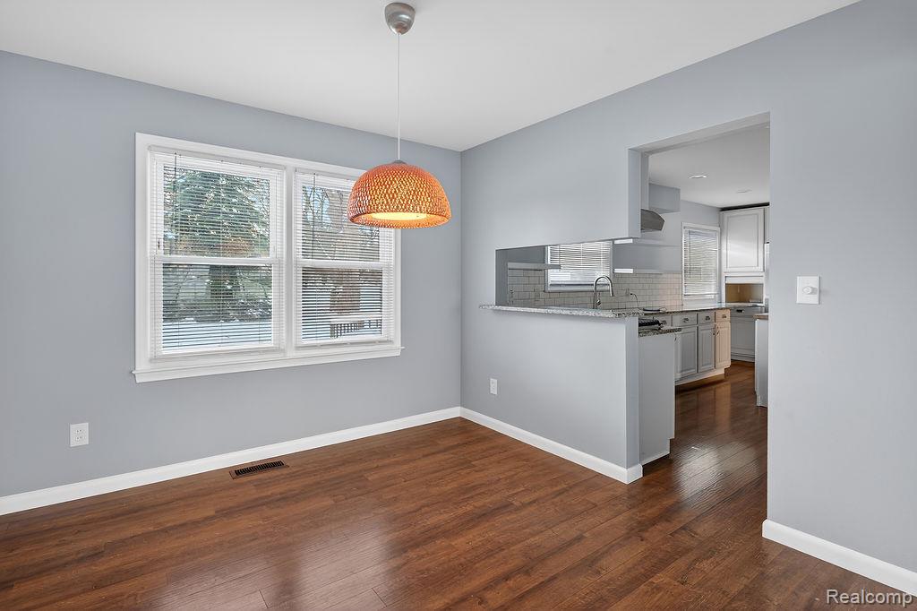 Rochester Hills, Michigan 48309, United States, 3 Bedrooms Bedrooms, ,3 BathroomsBathrooms,Residential,Active,255293