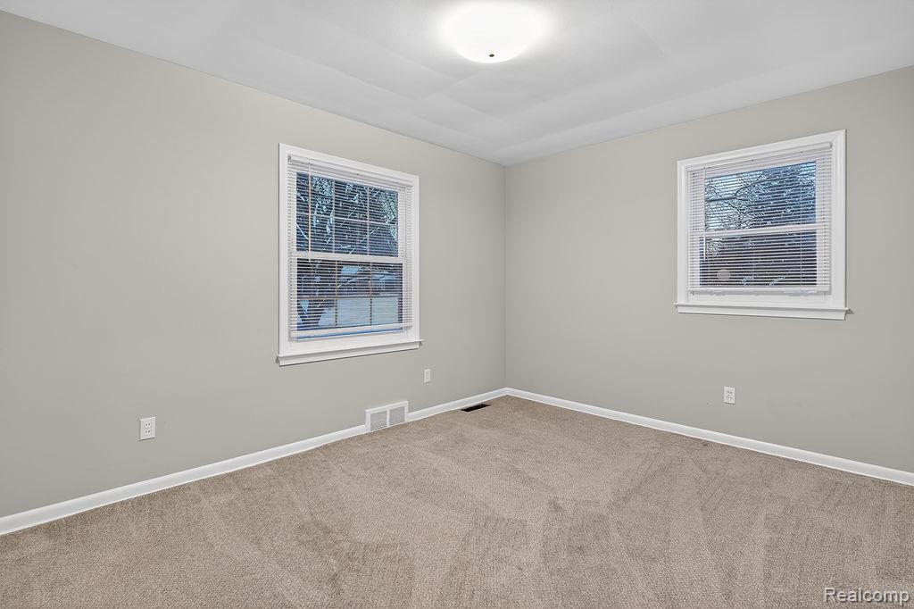 Rochester Hills, Michigan 48309, United States, 3 Bedrooms Bedrooms, ,3 BathroomsBathrooms,Residential,Active,255293