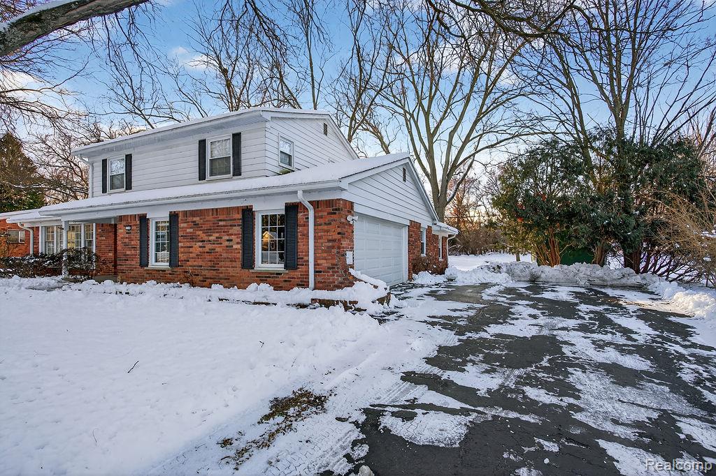 Rochester Hills, Michigan 48309, United States, 3 Bedrooms Bedrooms, ,3 BathroomsBathrooms,Residential,Active,255293