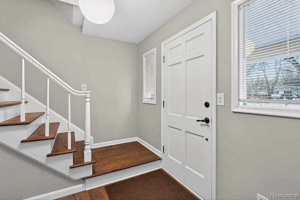 Rochester Hills, Michigan 48309, United States, 3 Bedrooms Bedrooms, ,3 BathroomsBathrooms,Residential,Active,255293