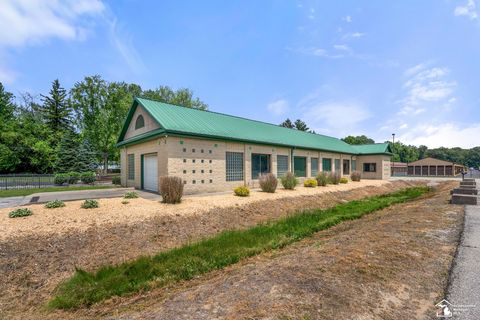 Photo of 7300 Lewis Avenue, Temperance, MI 48182 (MLS # 50178970)