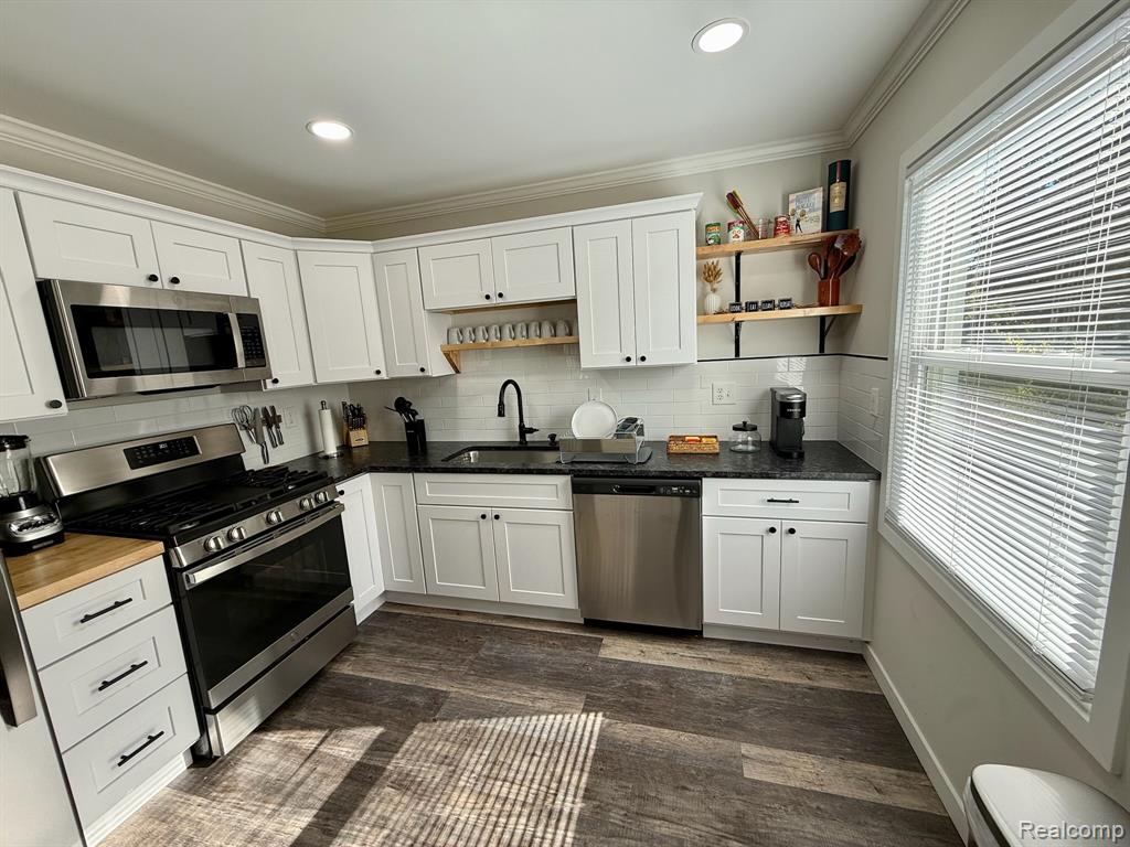 Warren, Michigan 48089, United States, 3 Bedrooms Bedrooms, ,1 BathroomBathrooms,Residential,Active,234271