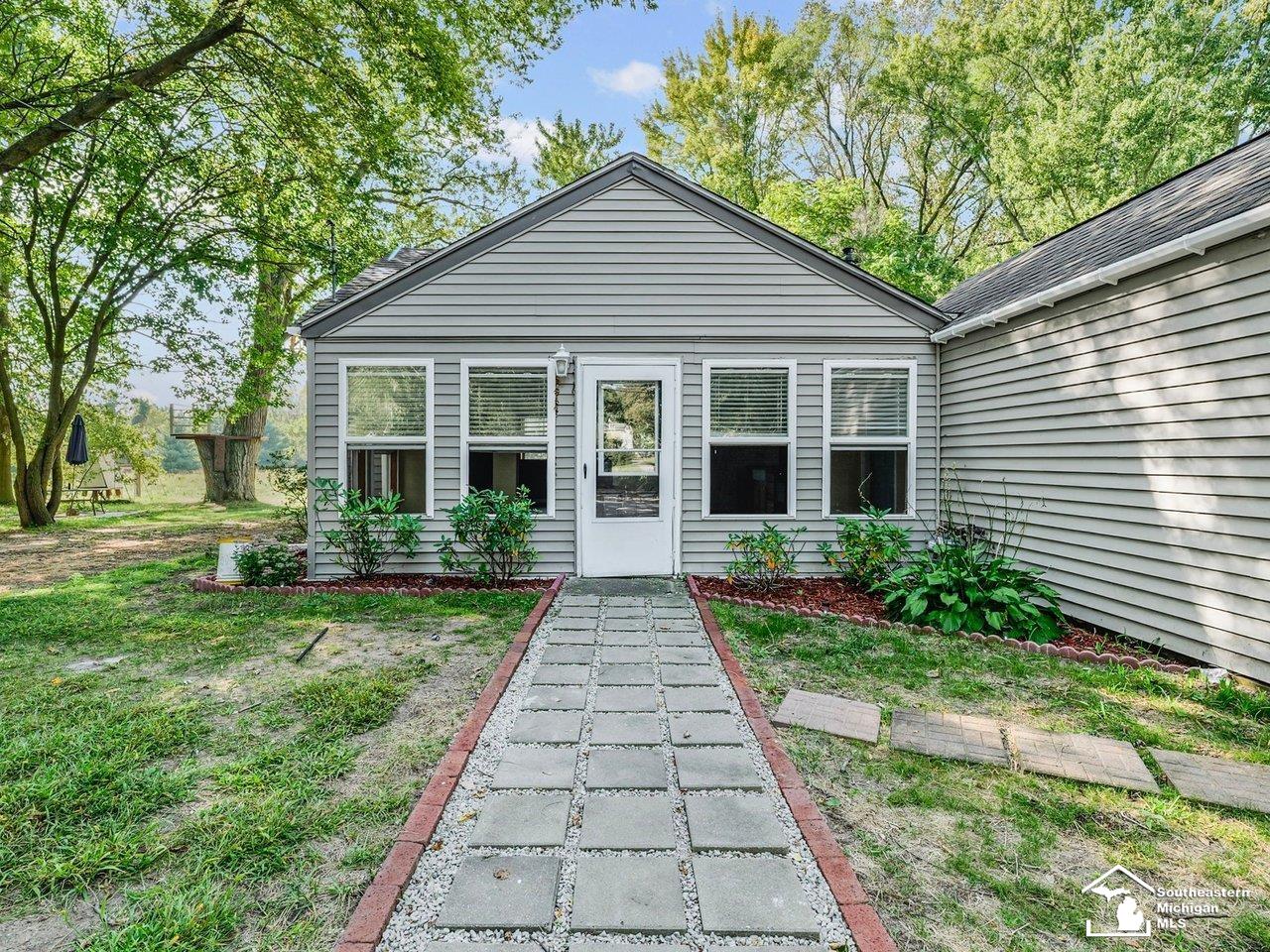 109 W Dean Road