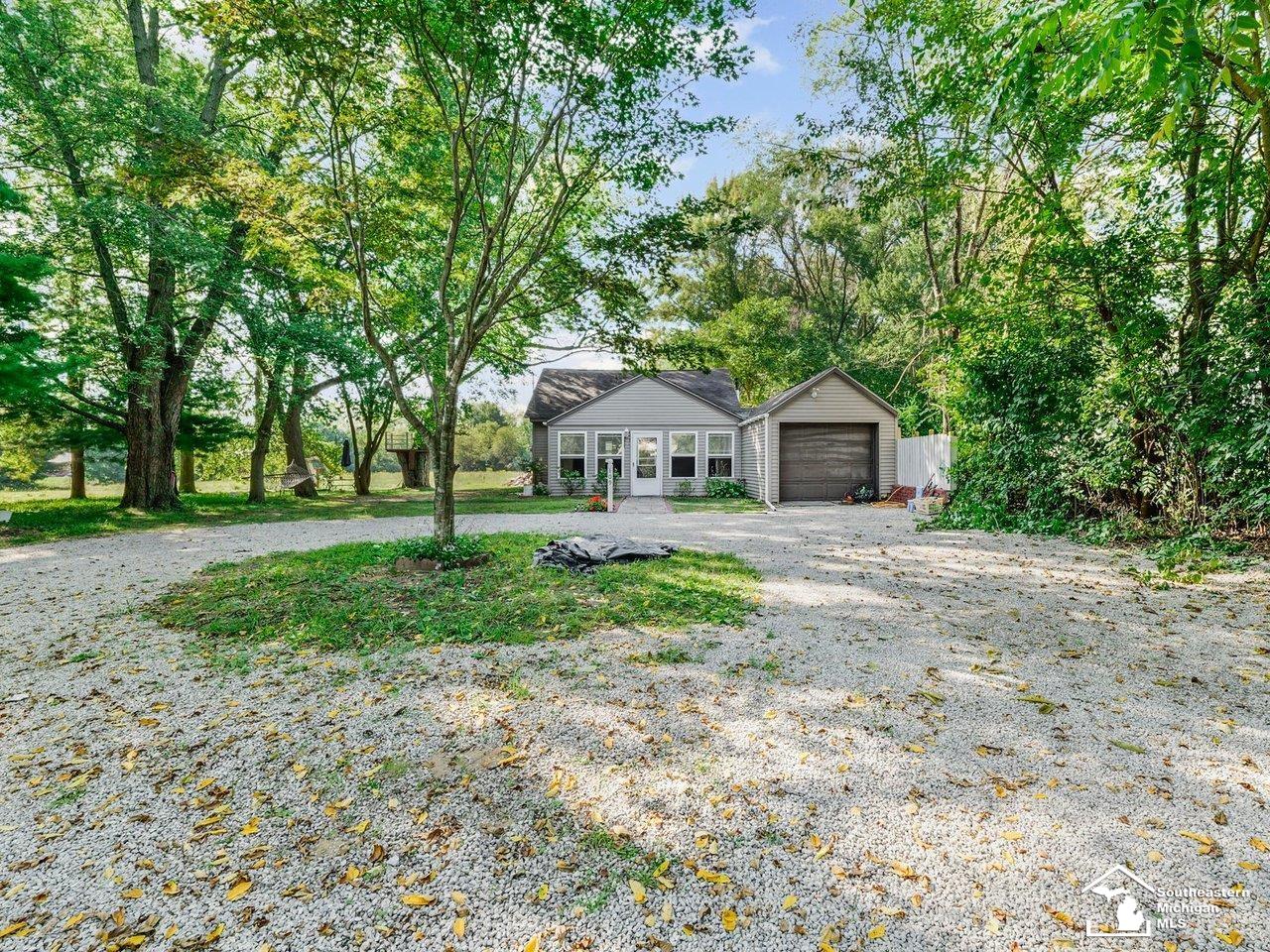109 W Dean Road