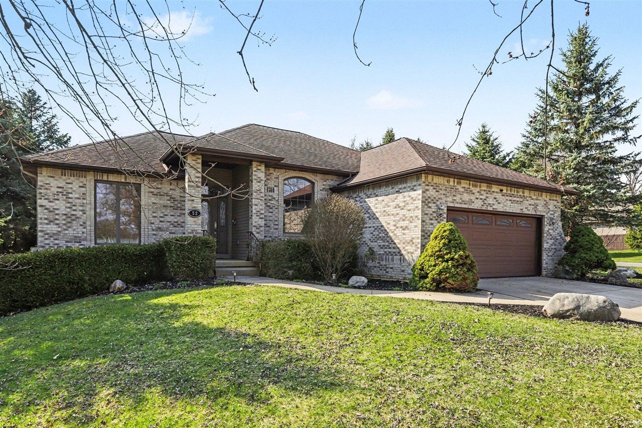 52 E Acacia Boulevard