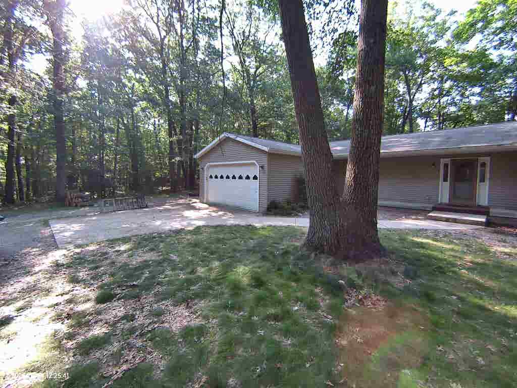 Photo of 701 Westlawn Street, Harrison, MI 48625 (MLS # 50217070)