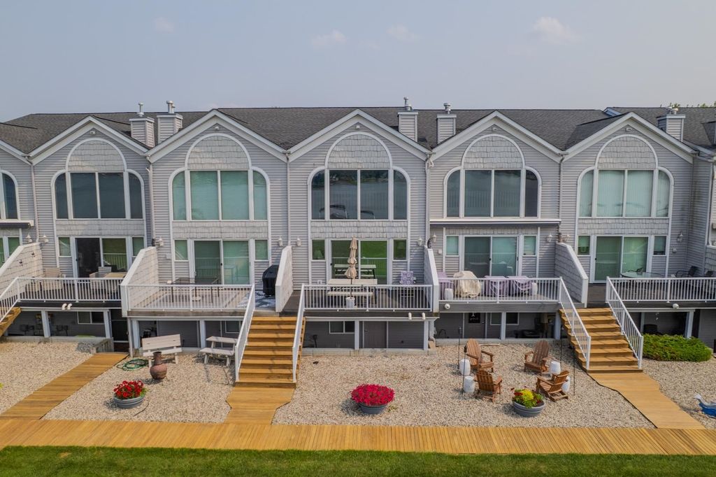 Photo of 1682 Castleview Court #Unit 4, Gladwin, MI 48624 (MLS # 50203006)