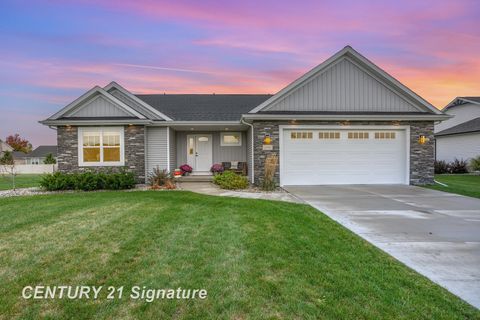 Photo of 10585 Prairie View Court, Freeland, MI 48623 (MLS # 50190892)