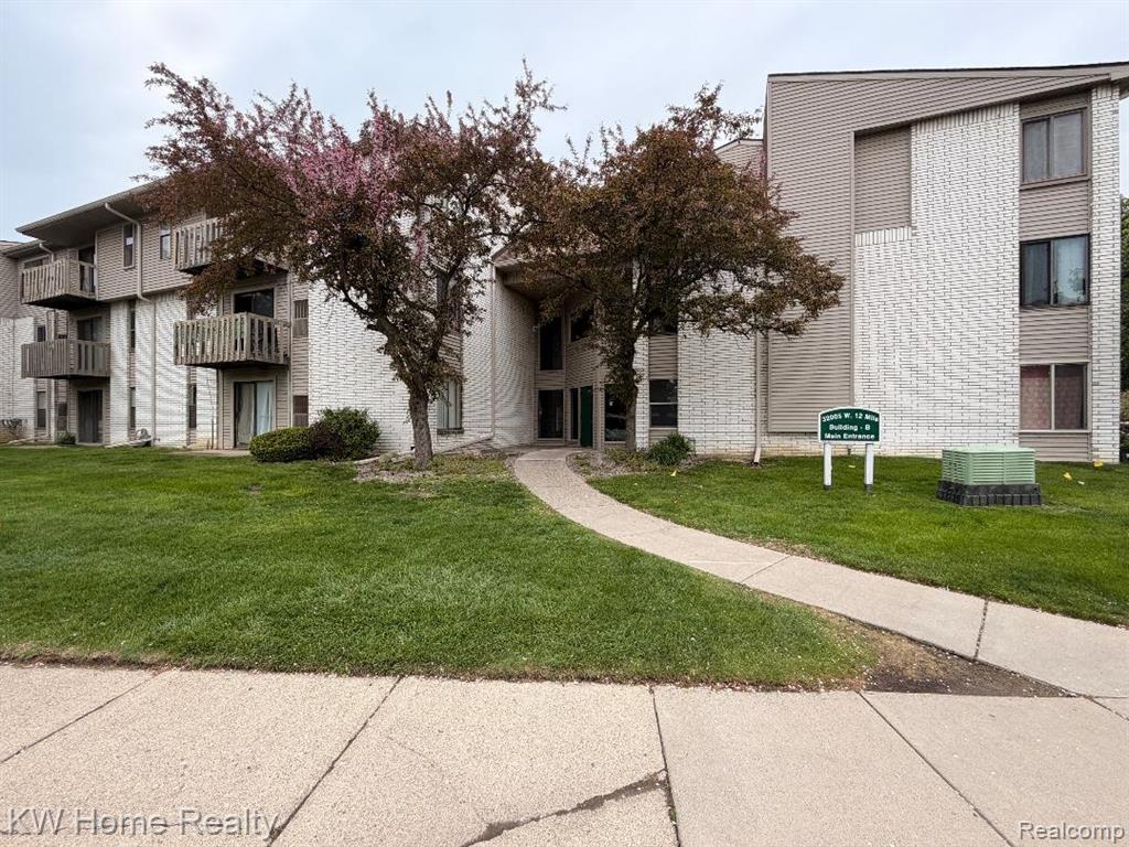 32005 W 12 Mile Road 204