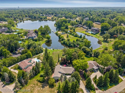 Photo of 6600 Valley Spring Road, Bloomfield Hills, MI 48301 (MLS # 61021145)