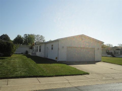 484 Lochgair Street Temperance MI 48182