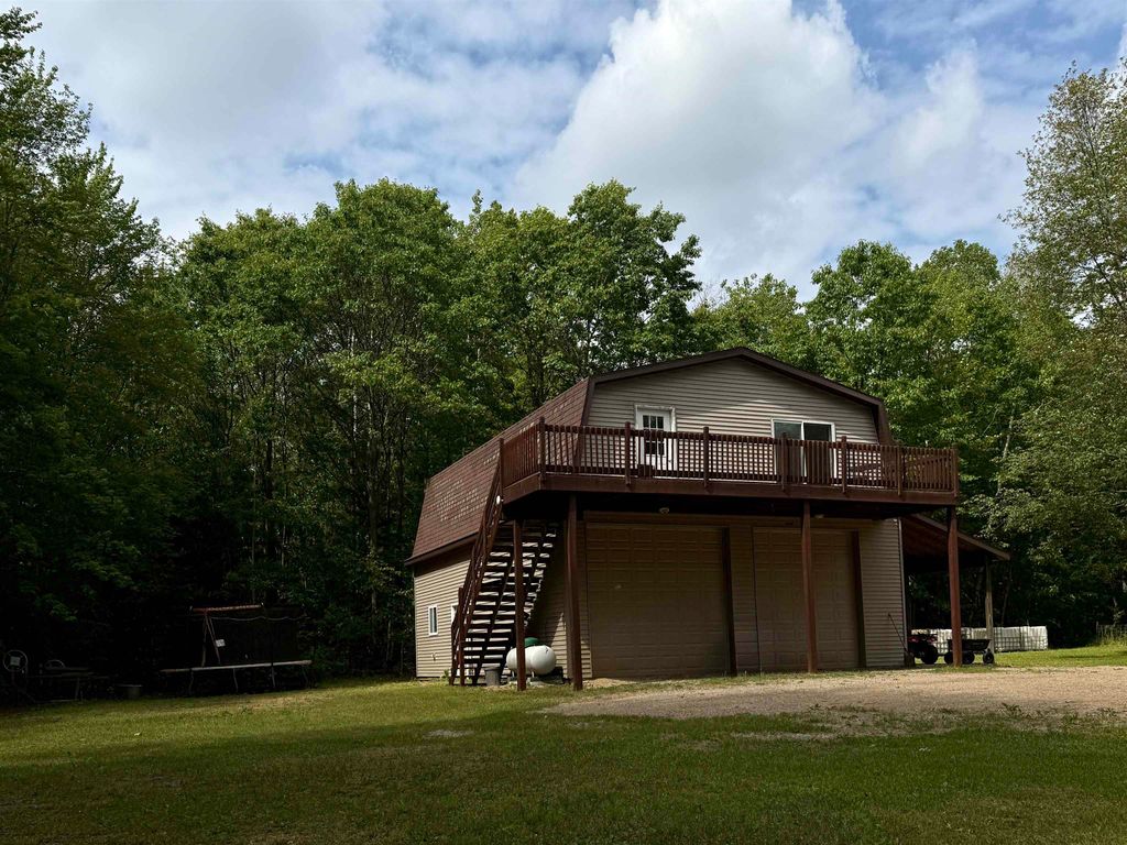 Photo of 2854 N Lakeshore Street, Gladwin, MI 48624 (MLS # 50178108)