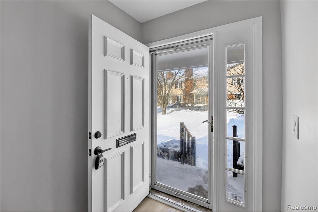 42142 Gladwin Street