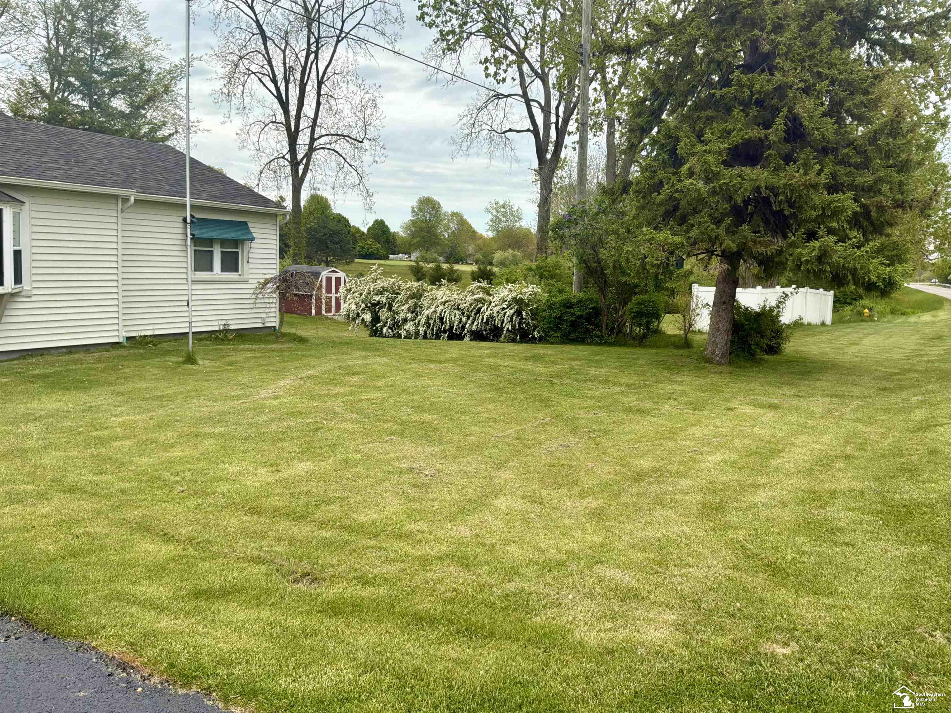 2139 Sandy Creek Rd Common