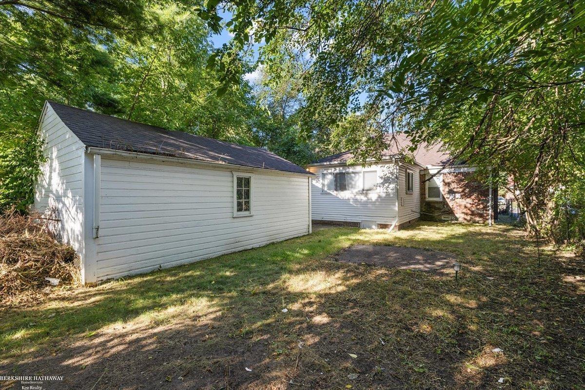 Detroit, Michigan 48235, United States, 4 Bedrooms Bedrooms, ,1 BathroomBathrooms,Residential,Active,213028