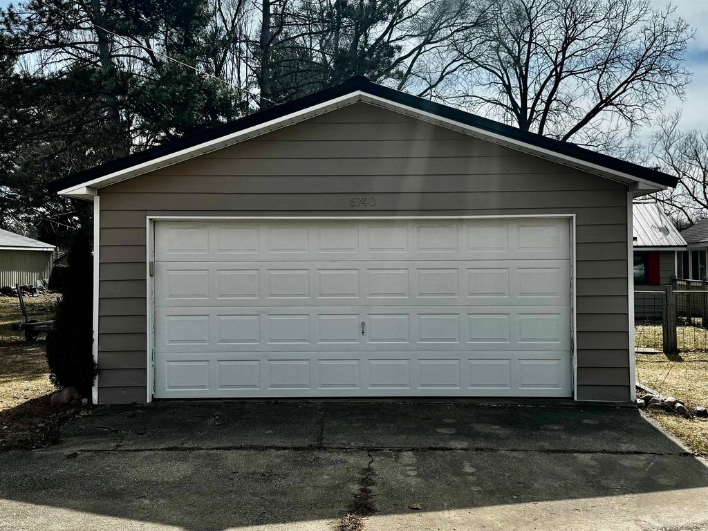 Photo of 6740 Ridge Road, Harrison, MI 48625 (MLS # 50202995)