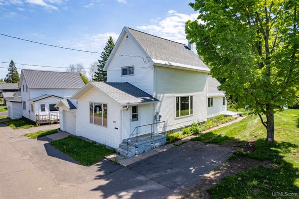 56902 HECLA ST, CALUMET, MI 49913 - Image ea76bd28e6d4af527fdbfb7413cc0975/1744977536
