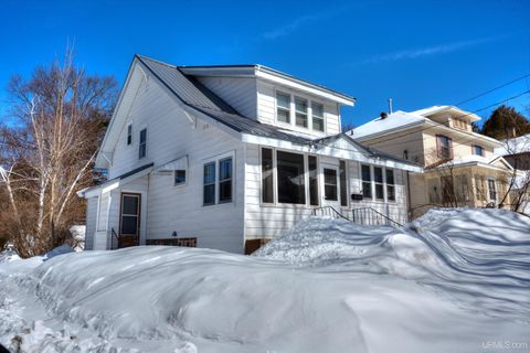 150 W Arch Street Ironwood MI 49938