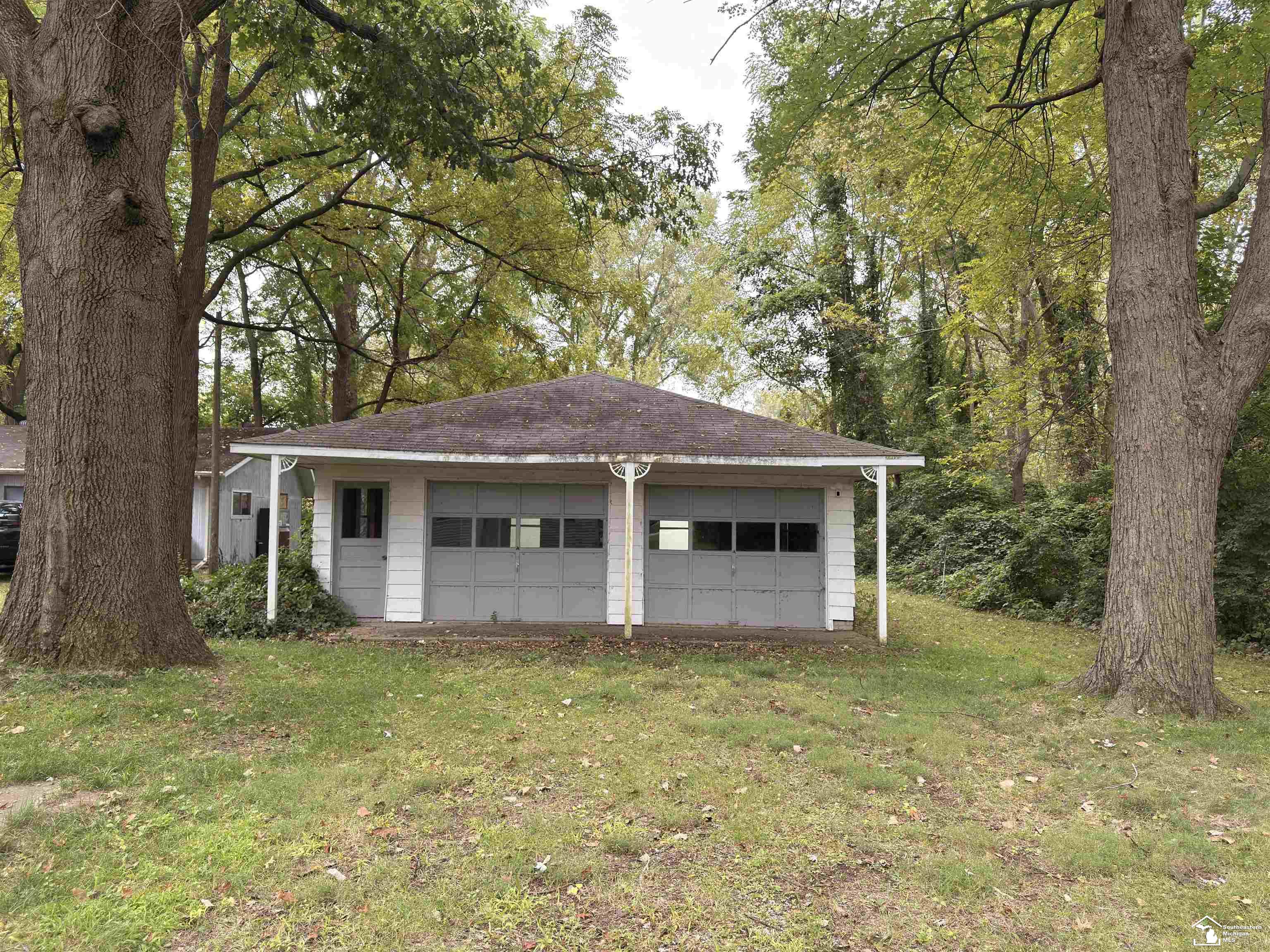 2807 W Smith Road