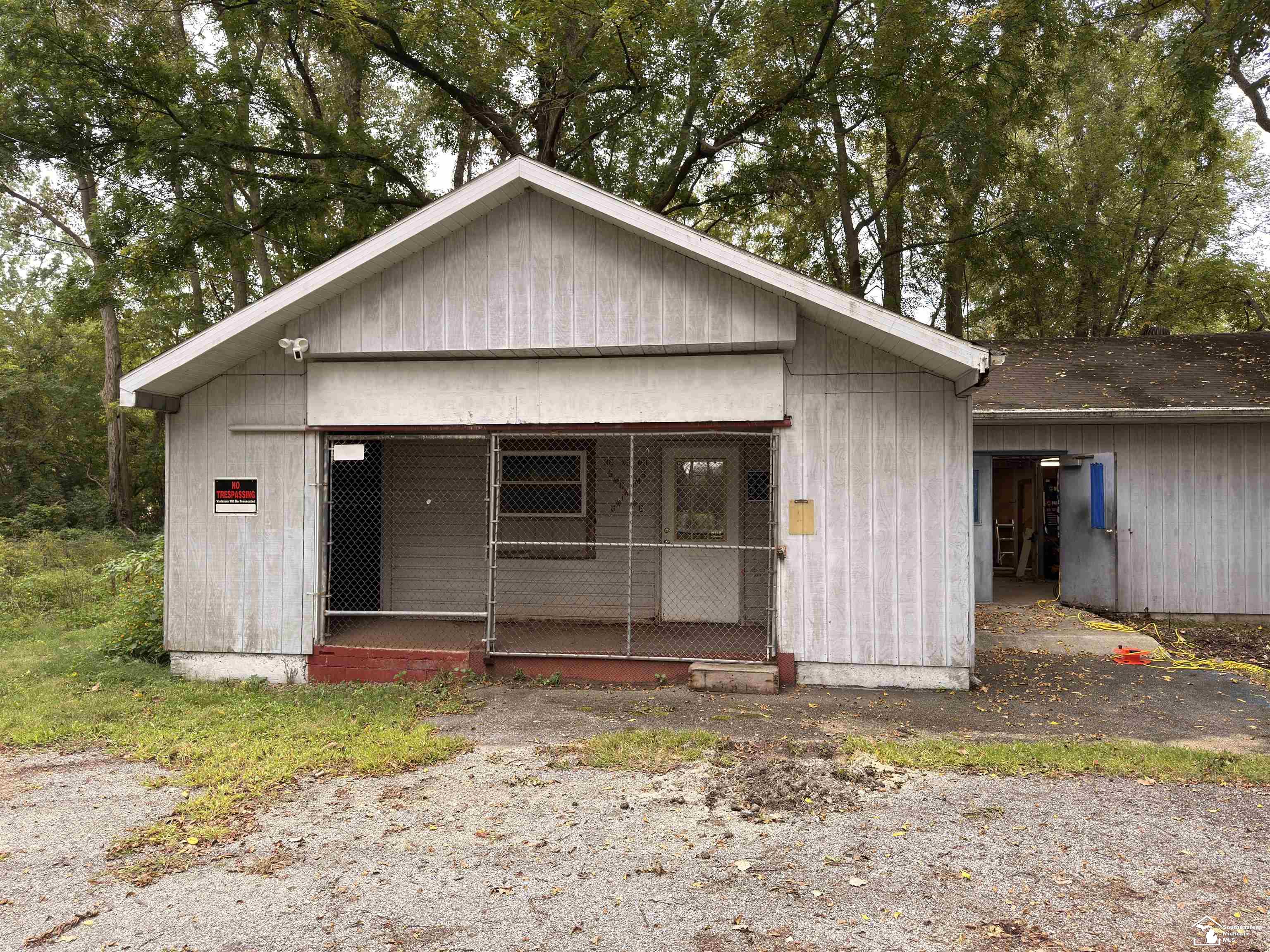 2807 W Smith Road