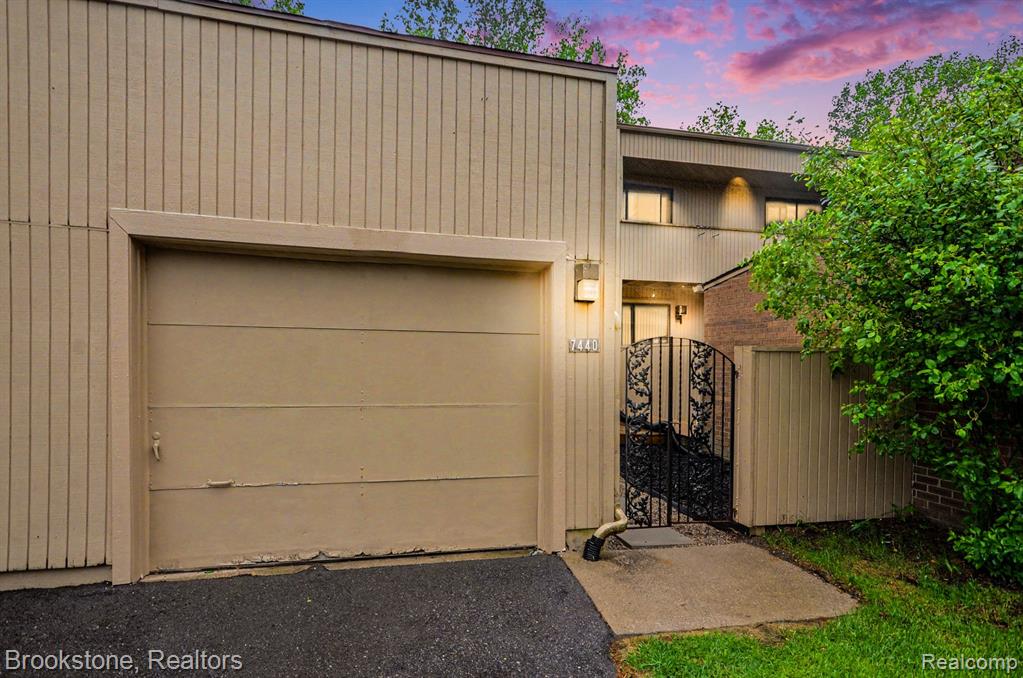 7440 Azalea Court