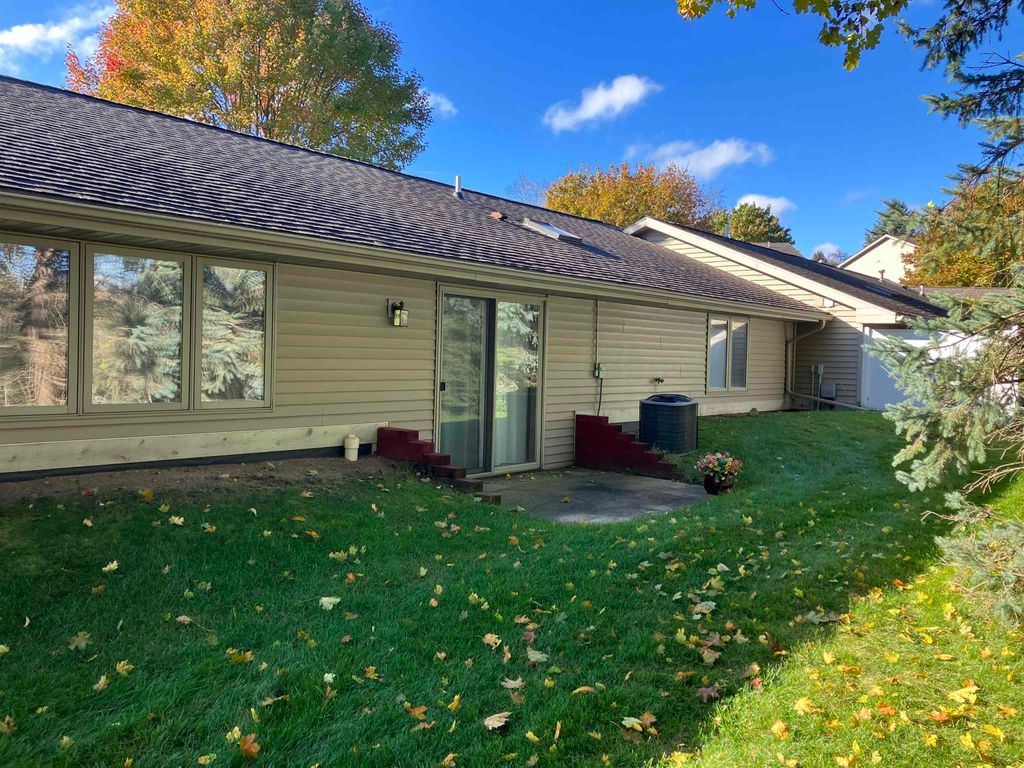 Photo of 601 Kemp Court, Gladwin, MI 48624 (MLS # 50192854)