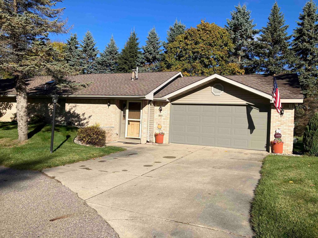 Photo of 601 Kemp Court, Gladwin, MI 48624 (MLS # 50192854)
