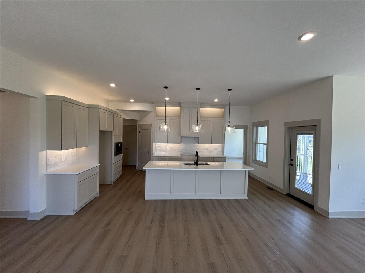 6748 Vriesland Crossing 20