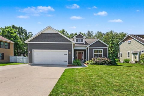 Photo of 1400 Taylor Avenue, Grand Haven, MI 49417 (MLS # 70544032)