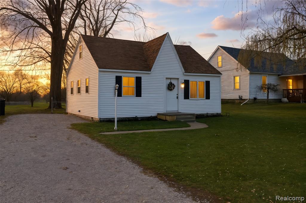 6845 N Monroe Street