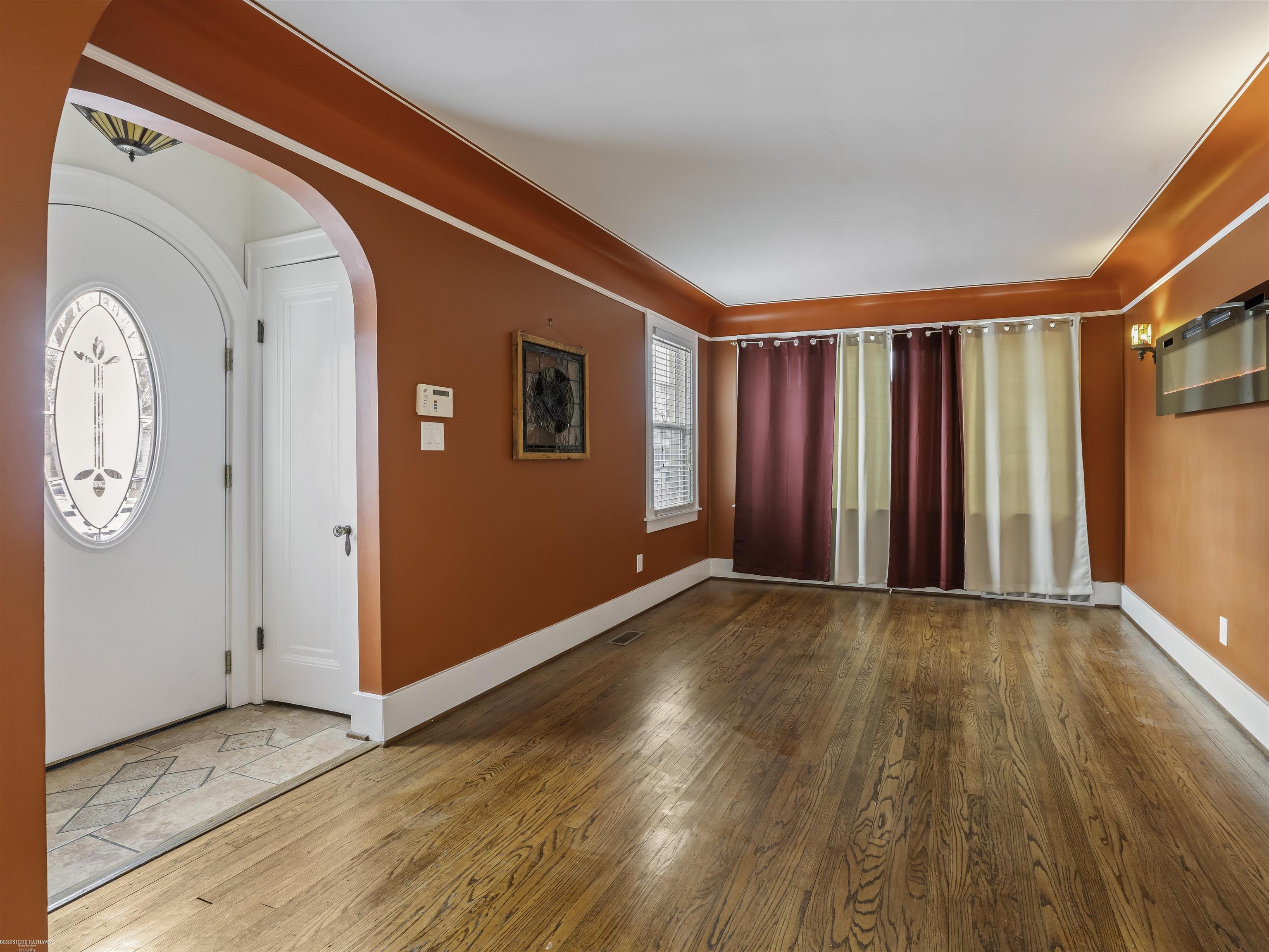 Saint Clair Shores, Michigan 48080, United States, 3 Bedrooms Bedrooms, ,3 BathroomsBathrooms,Residential,Active,257386