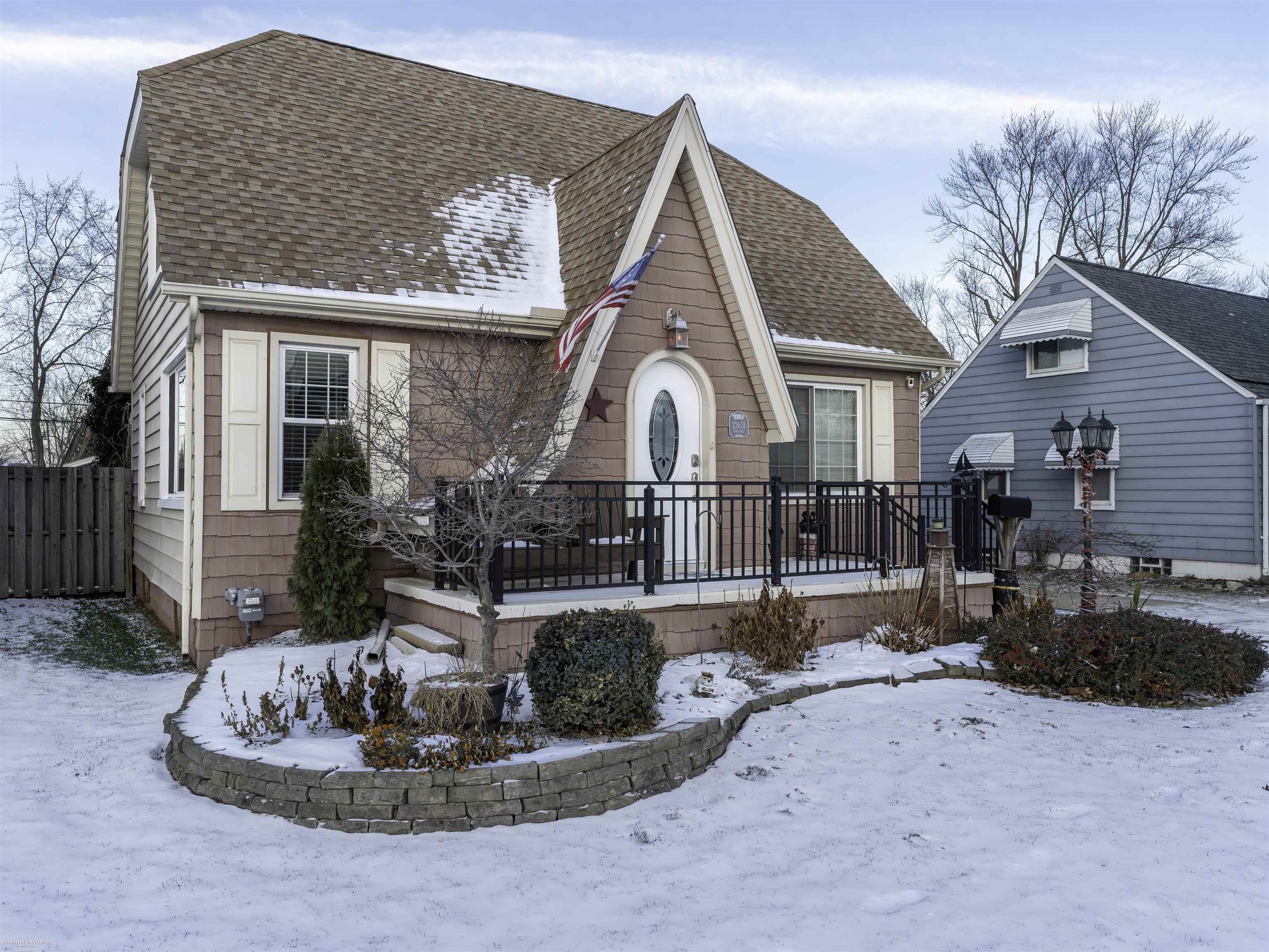 Saint Clair Shores, Michigan 48080, United States, 3 Bedrooms Bedrooms, ,3 BathroomsBathrooms,Residential,Active,257386