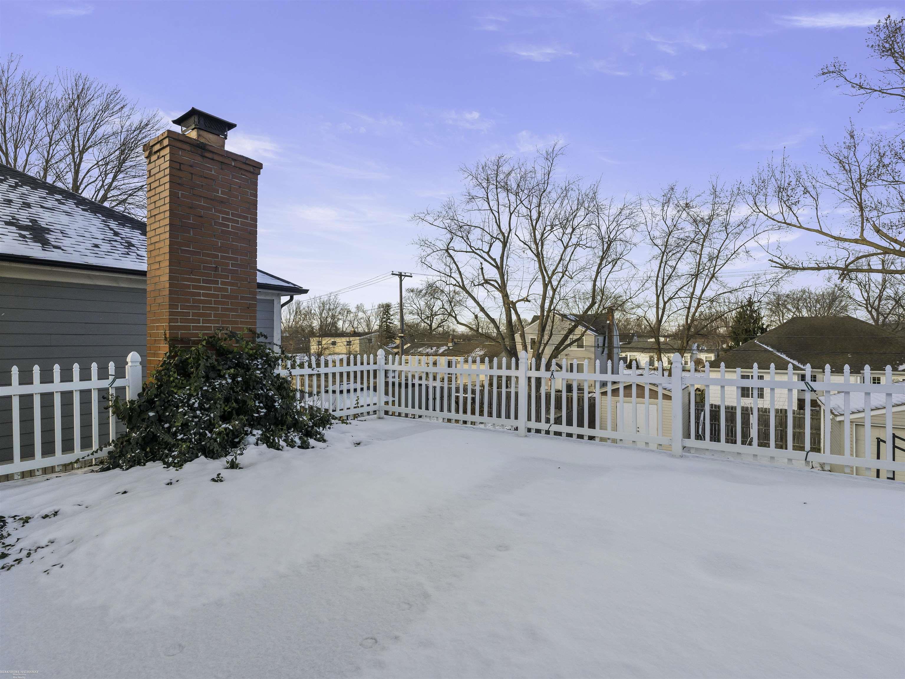 Saint Clair Shores, Michigan 48080, United States, 3 Bedrooms Bedrooms, ,3 BathroomsBathrooms,Residential,Active,257386