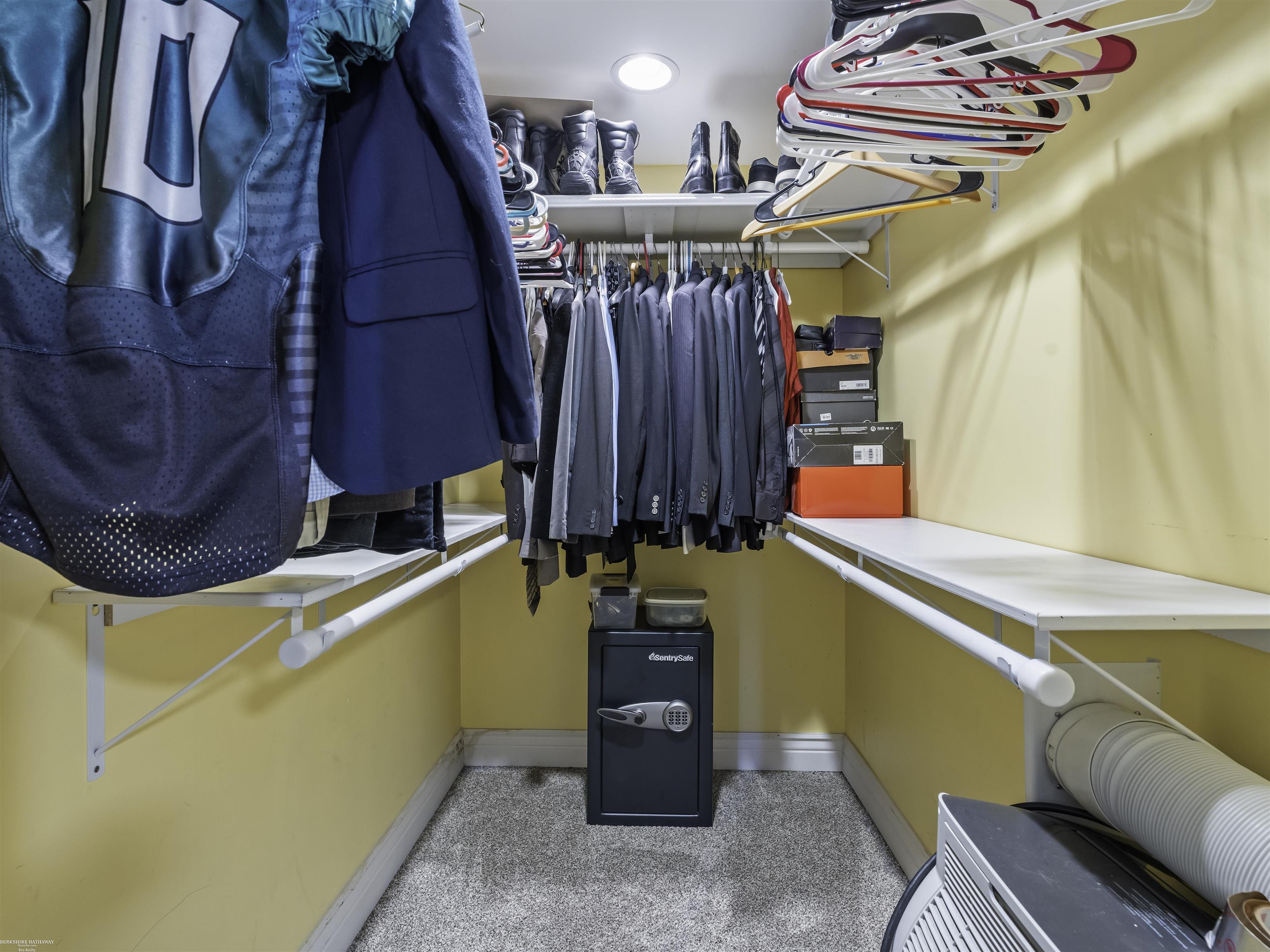 Saint Clair Shores, Michigan 48080, United States, 3 Bedrooms Bedrooms, ,3 BathroomsBathrooms,Residential,Active,257386