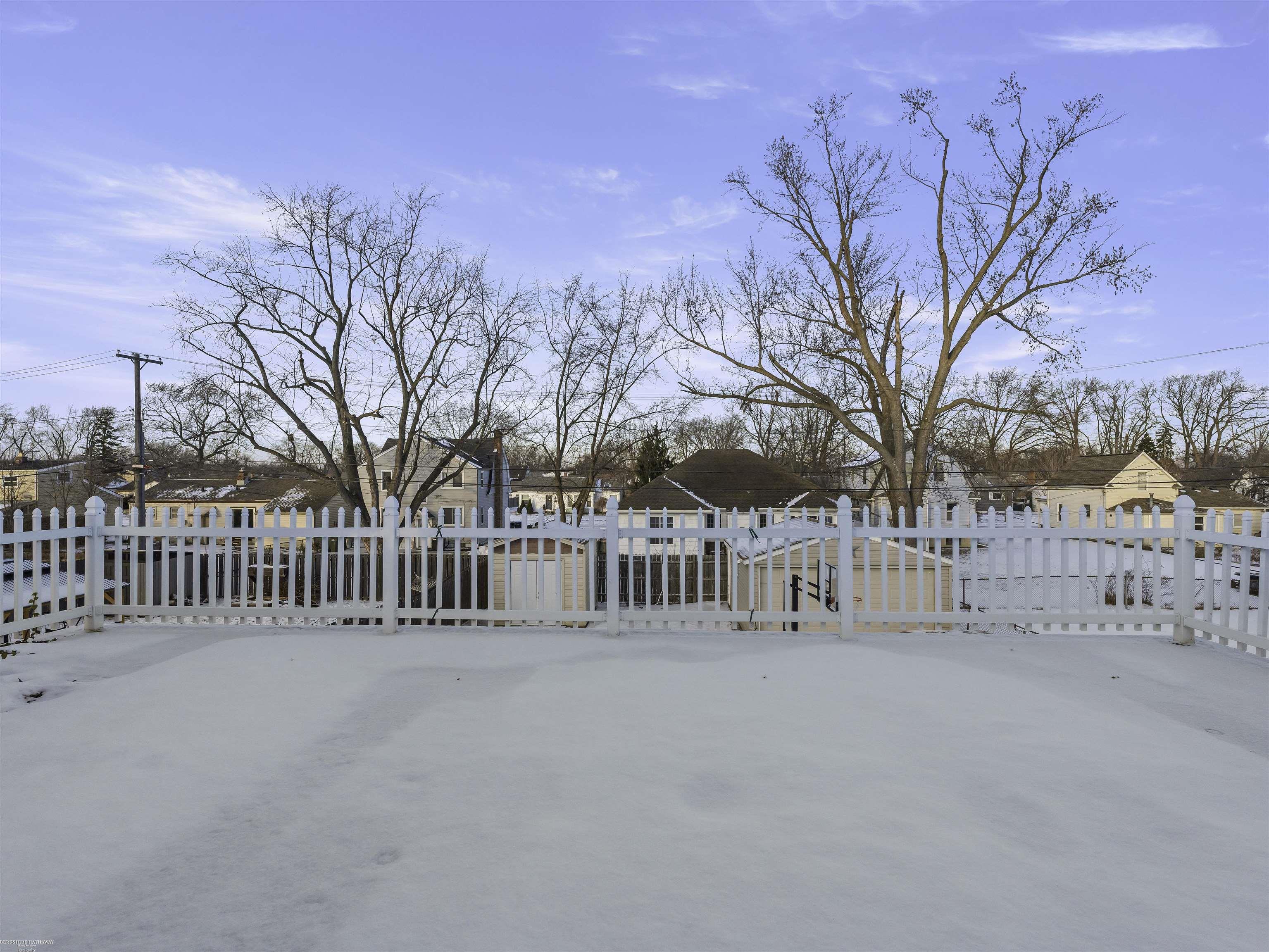 Saint Clair Shores, Michigan 48080, United States, 3 Bedrooms Bedrooms, ,3 BathroomsBathrooms,Residential,Active,257386