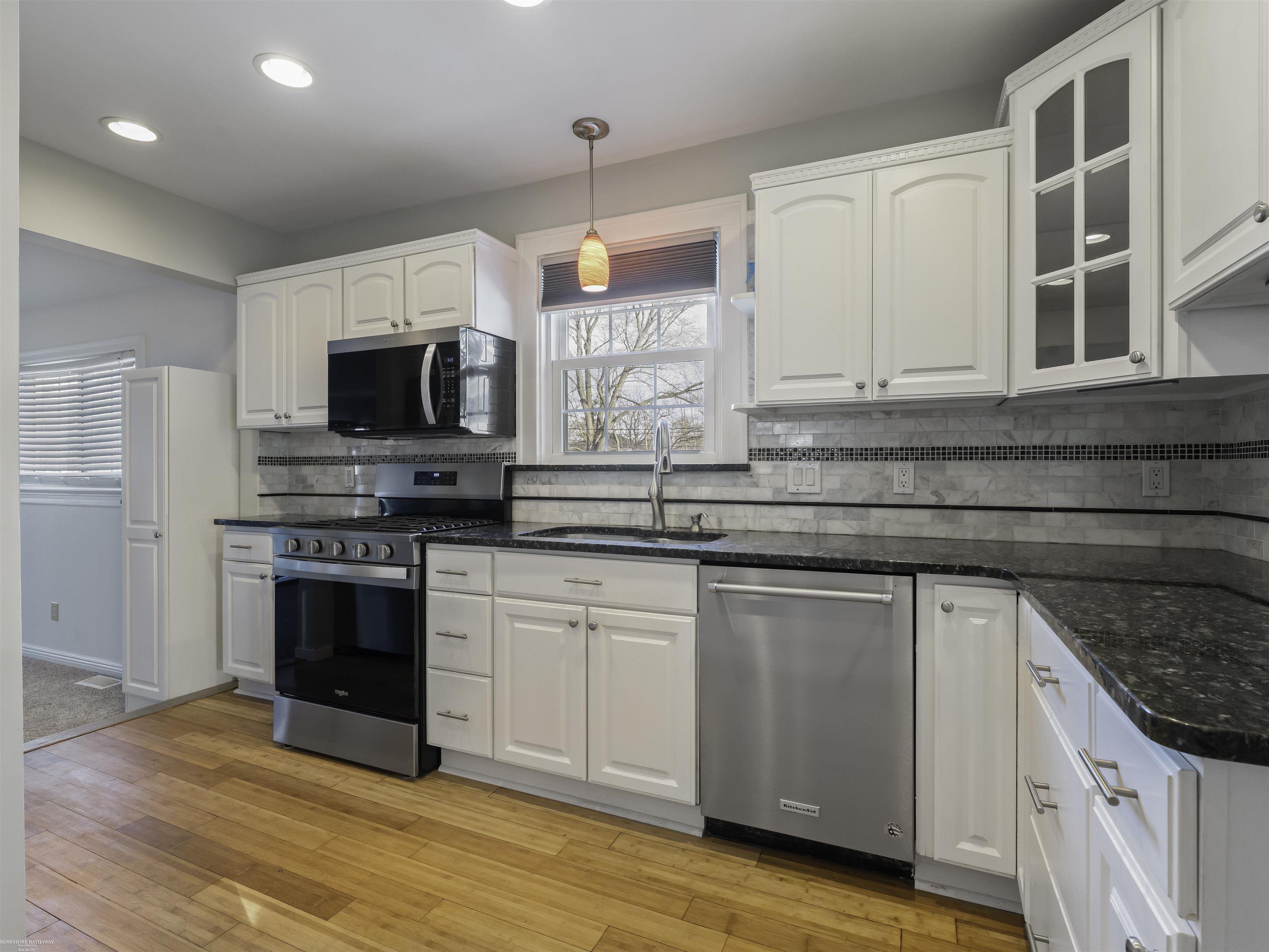 Saint Clair Shores, Michigan 48080, United States, 3 Bedrooms Bedrooms, ,3 BathroomsBathrooms,Residential,Active,257386