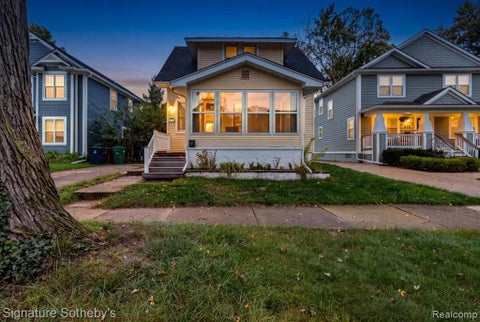 Photo of 634 S Vermont Avenue, Royal Oak, MI 48067 (MLS # 61037875)