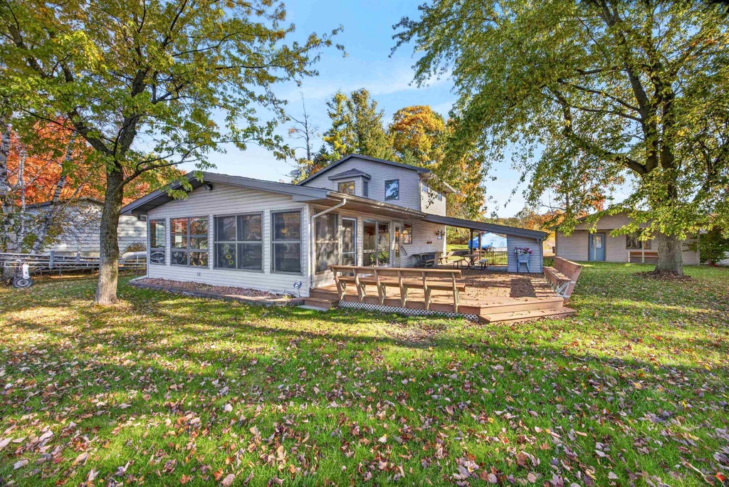 Photo of 9471 Peninsula Drive, Mecosta, MI 49332 (MLS # 50226313)
