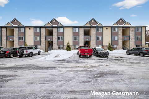Photo of 18400 N Ridge Court 8 #8, Spring Lake, MI 49456 (MLS # 70508775)