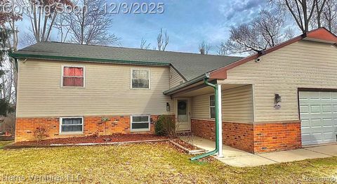 1535 Kings Crown Court Wixom MI 48393